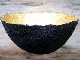Schale aus Papier Mâché