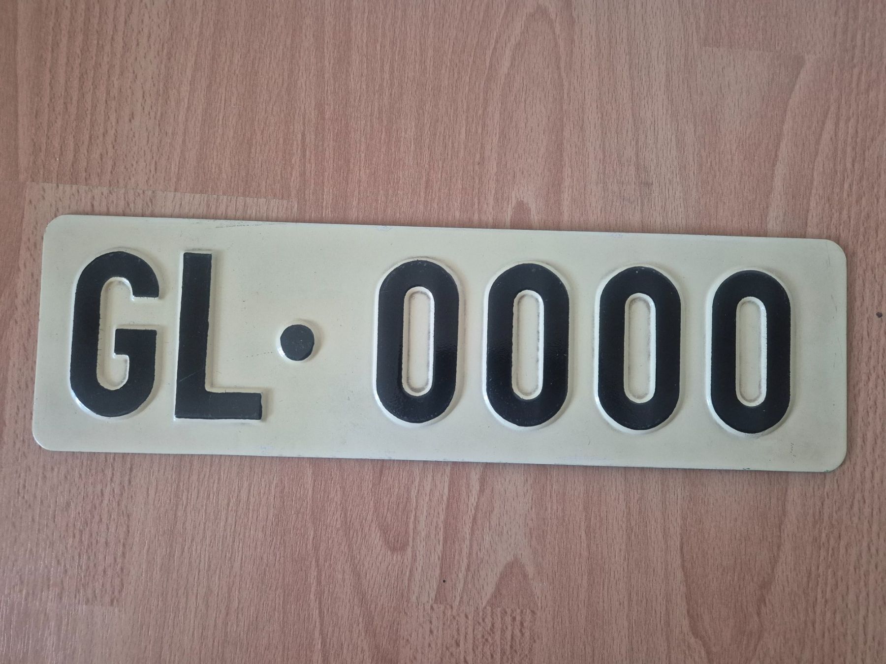 Insegne: Nummernschild GL 0000 altes format 38x11 – Usato da Biel/Bienne venduto da CS013