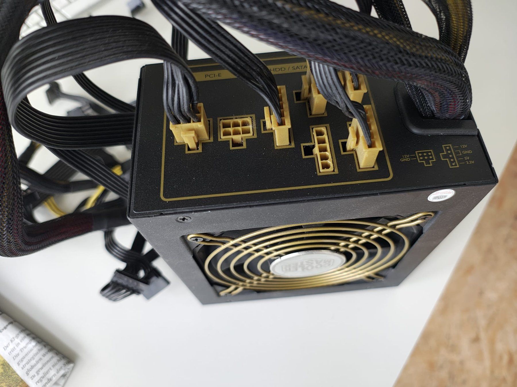 Componenti elettronici: Cooler Master 800W Netzteil PSU Gold – Usato da Zürich venduto da lastsec 1