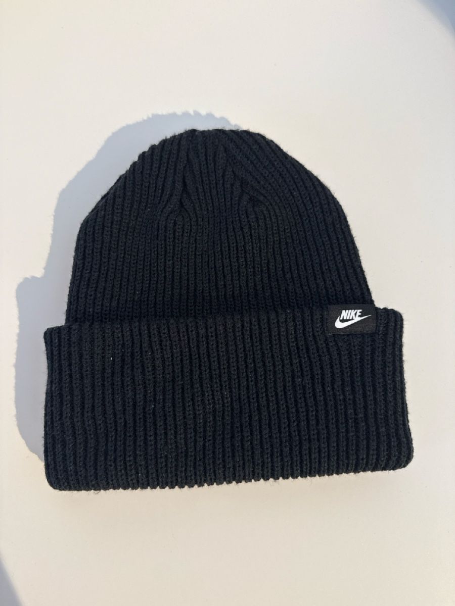 Nike Copricapi, berretti & cappellini: Schwarz Nike Beanie Mütze – Usato da Waltenschwil venduto da marisa.tengler
