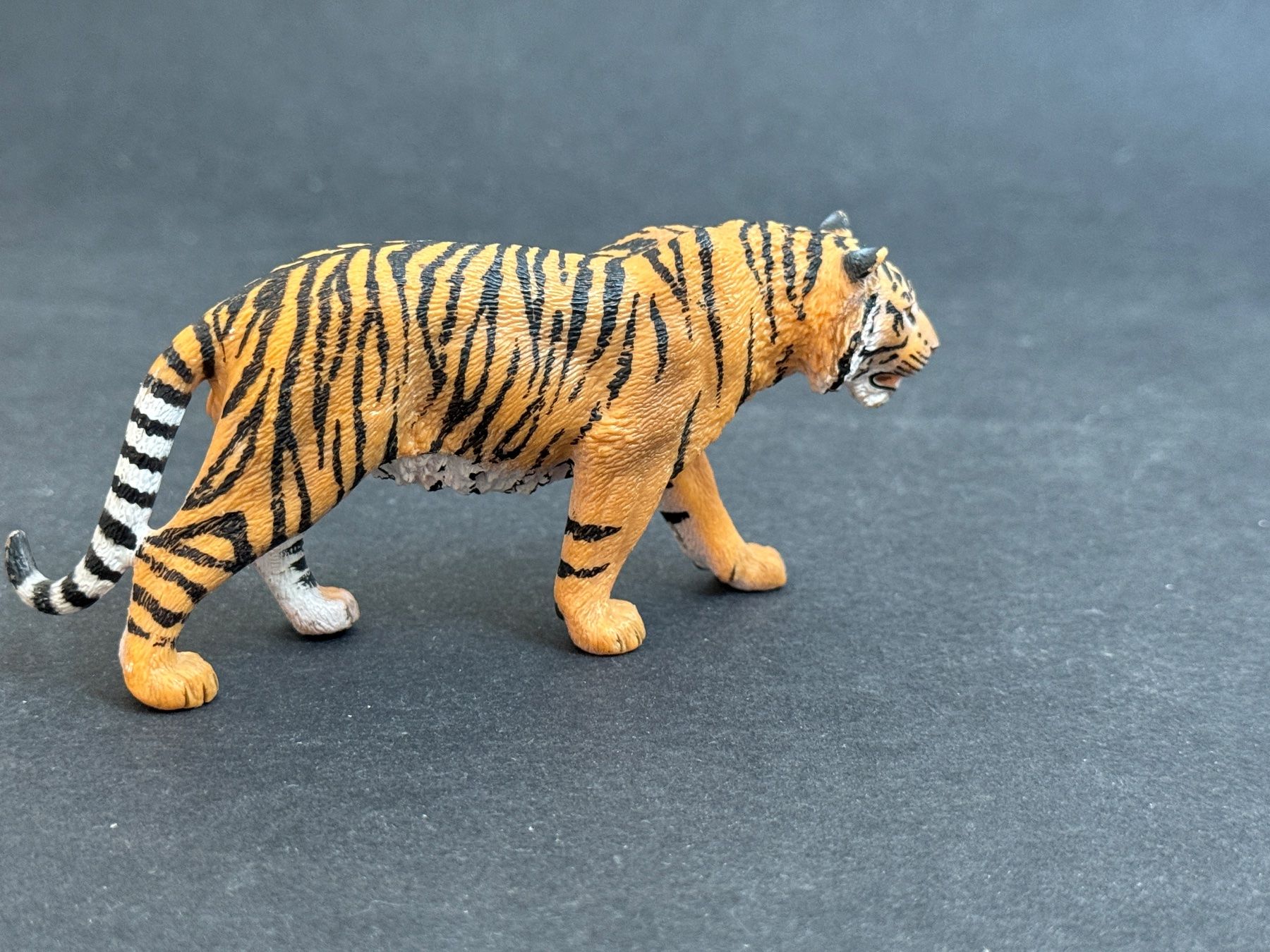 Schleich Statuette: Schleich Tiger mit Junges Jungem – Nuovo (secondo la descrizione) da Ennetbaden venduto da mapa05 2