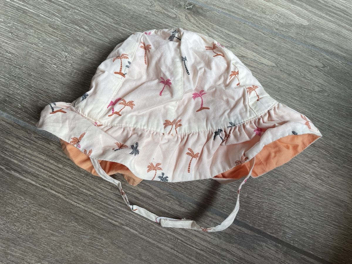Bonnets & Echarpes: Chapeau bébé réversible 3 mois – Neuf (Voir description) à La Tour-de-Peilz par flo_m27g