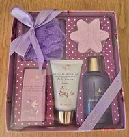 Geschenkset der Marke Flowers by Raphael Rosalee