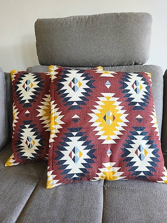 Coussins: Zwei Ikea Kissen – D'occasion à Zürich par inf_7x5l