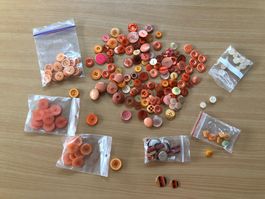 Lot Knöpfe Orange ca. 200 gr.