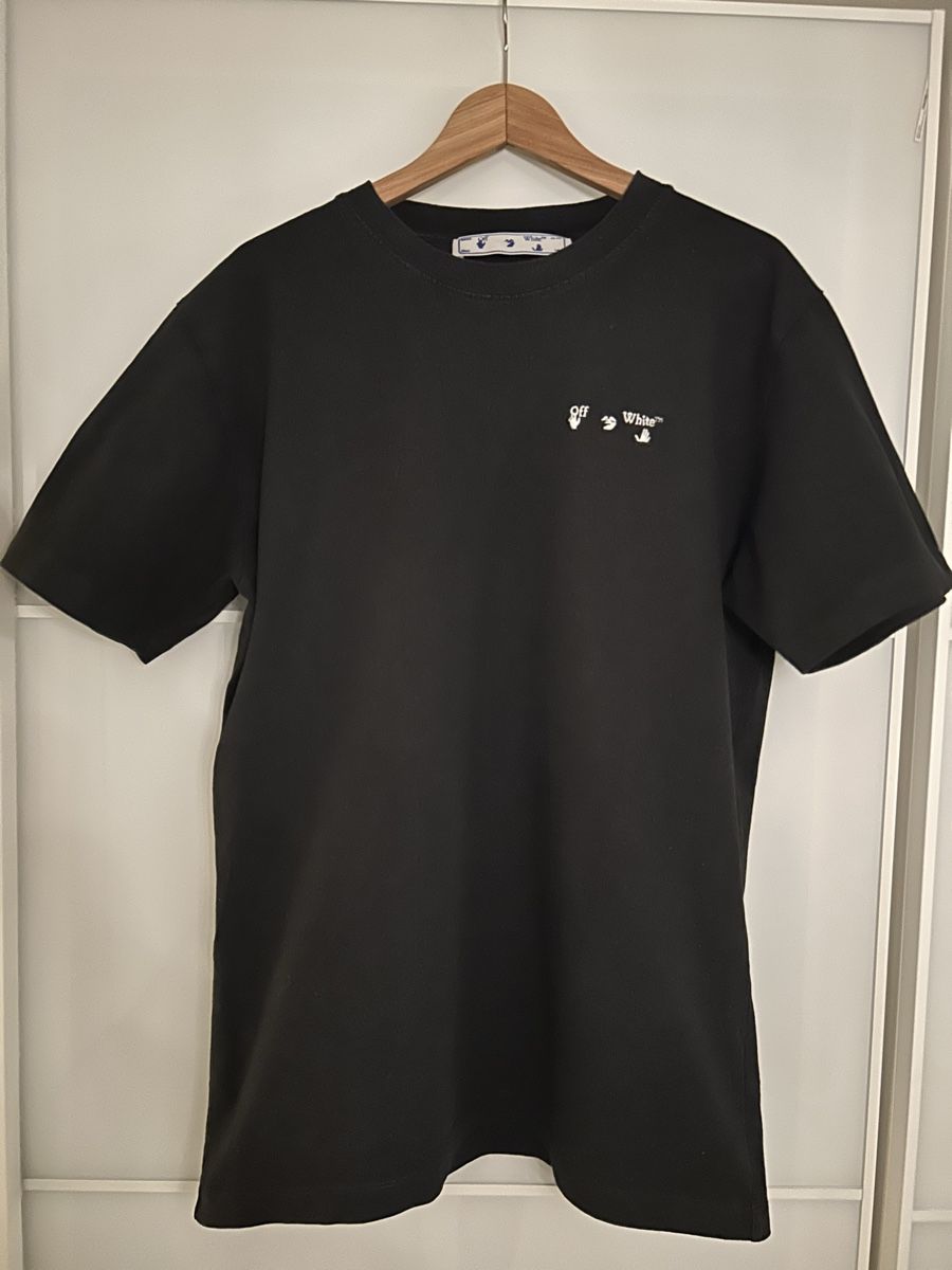 Off-White T-shirt: OFF-WHITE Small Logo Tee – Usato da Kandersteg venduto da StivieSmallz
