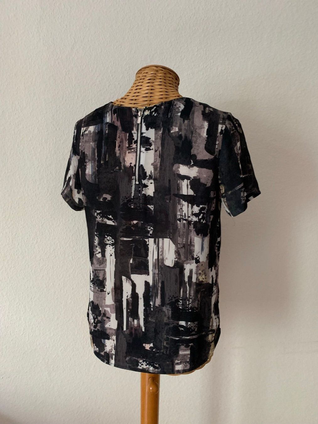 H&M T-Shirts: Luftiges gemustertes Oberteil – Gebraucht aus Zürich von Diazaio 2