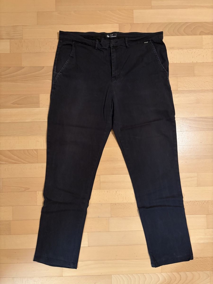Hosen: Hurley Chinos Grösse 36 Regular Fit – Gebraucht aus St. Gallen von lukostef