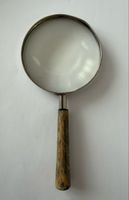 Leselupe mit Holzgriff 10 cm Durchmesser guter Zustand