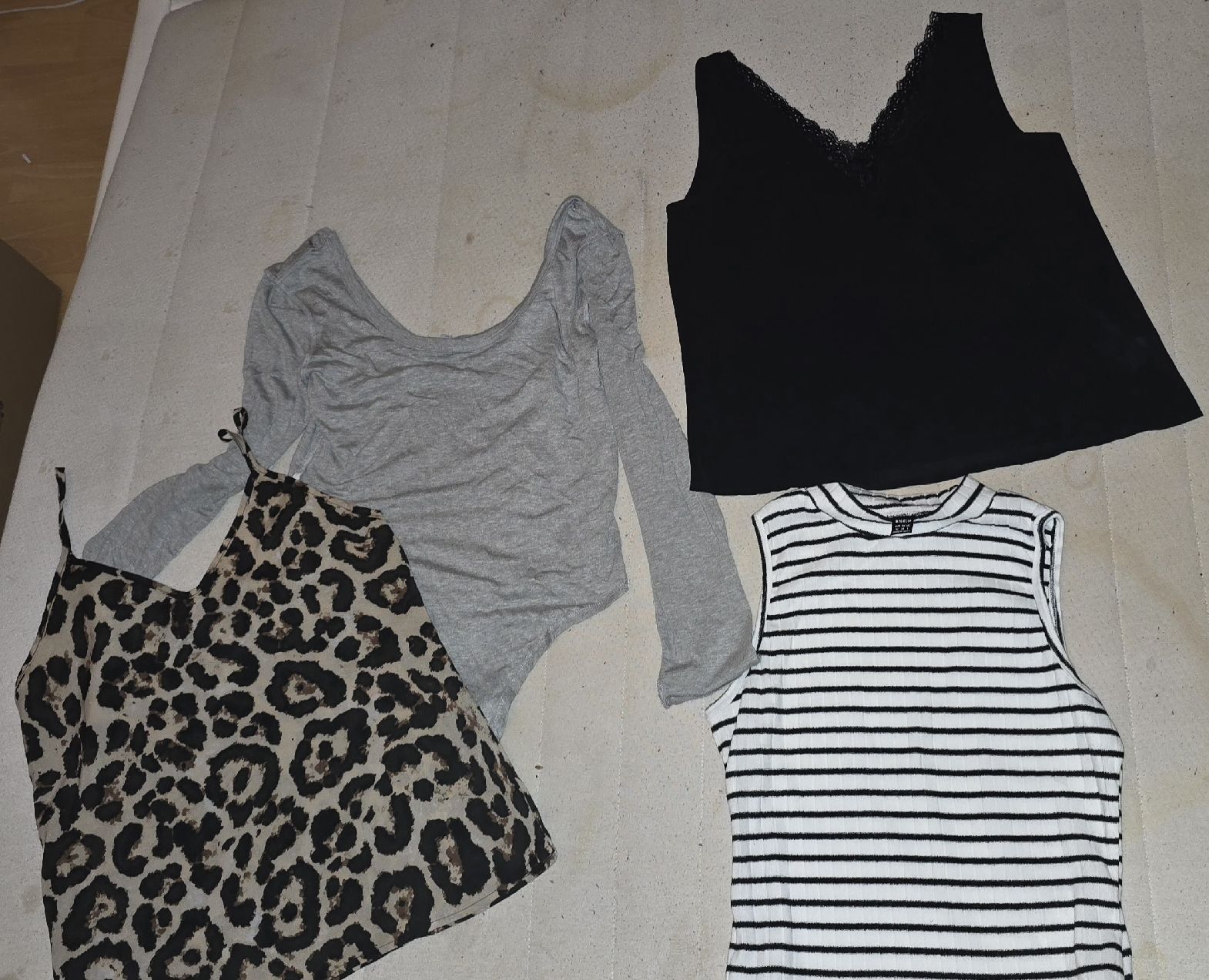 Superdry Lotti di vestiti: 20 pieces vêtements – Usato da Salavaux venduto da shop85 4