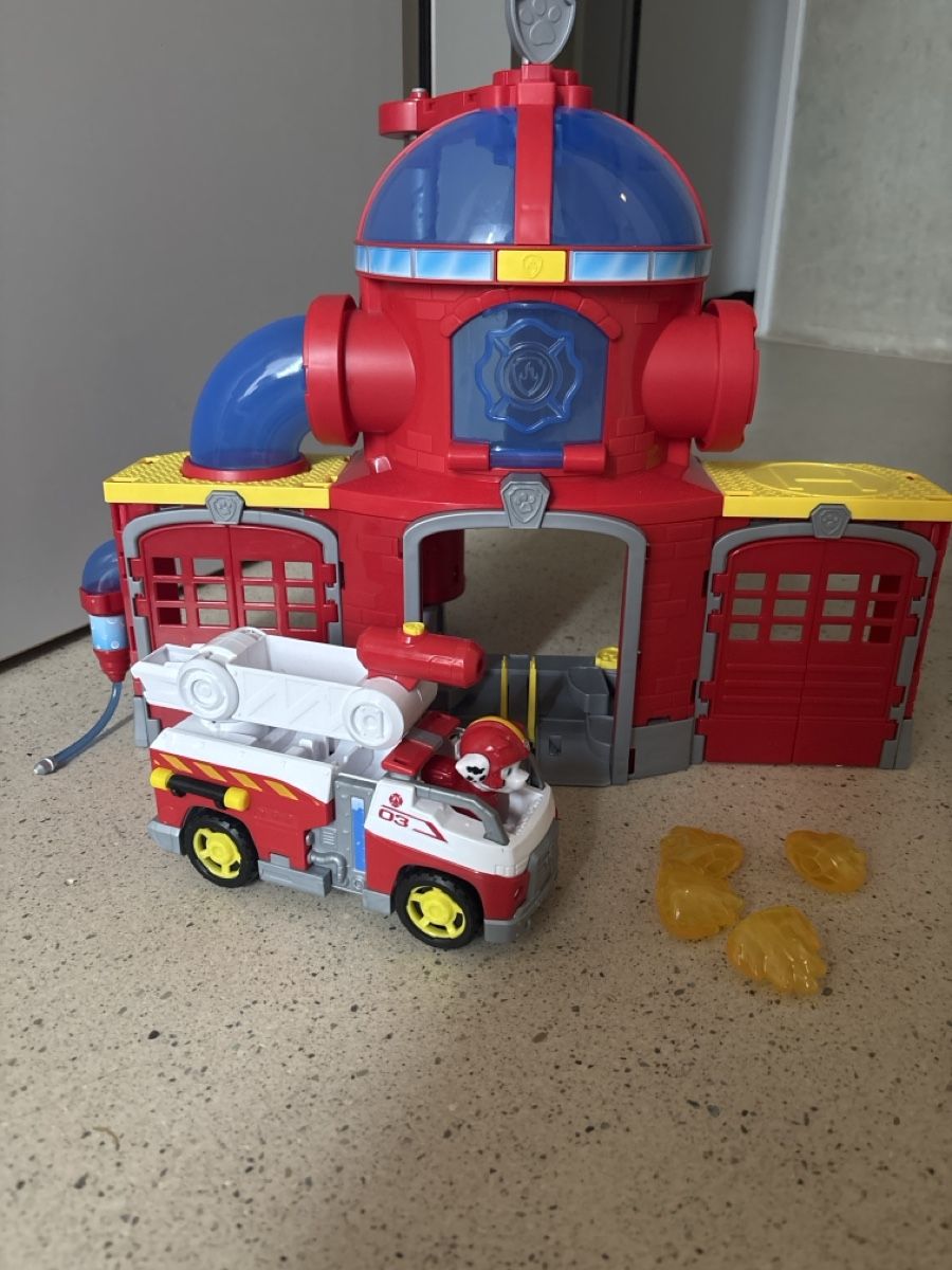 Giocattoli: Paw Patrol Feuerstation – Usato da Biel/Bienne venduto da Mel.lila