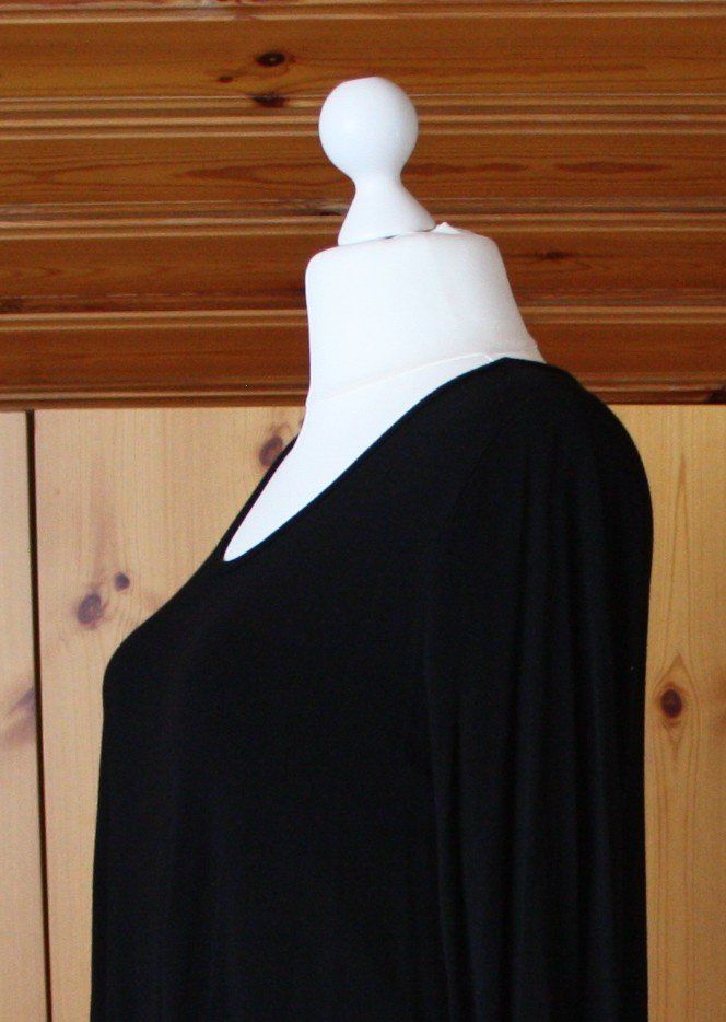 Vestiti: Kleid Langarm schwarz Gr. L – Usato da Flüelen venduto da Diversicum-Curvy 4