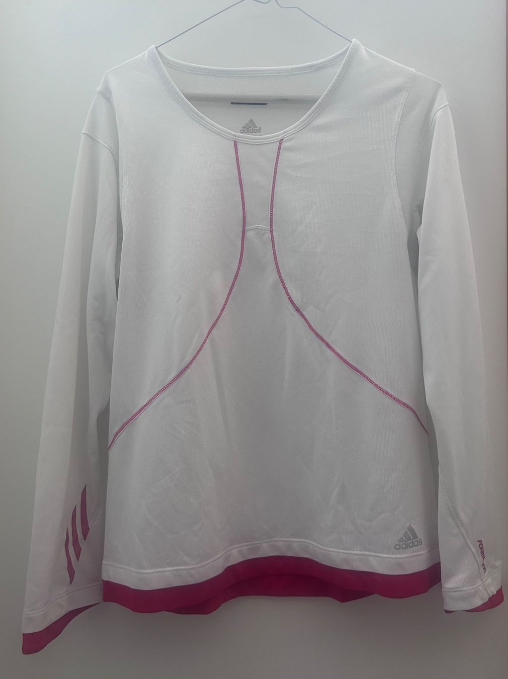 Adidas T-shirt: ADIDAS Langarmshirt – Usato da Dättwil AG venduto da fio_d76l