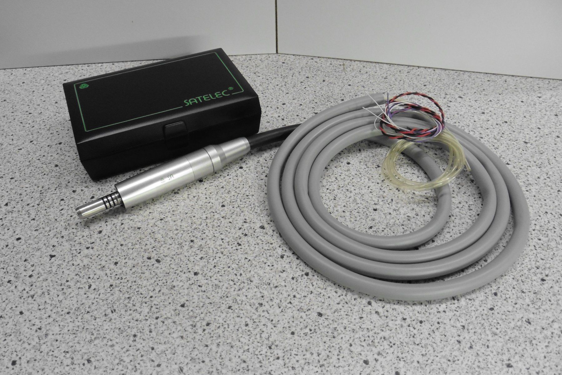 Dentsply Sirona Attrezzature mediche: Zahnarzt Micromotor Licht + Spray – Nuovo e nell'imballaggio originale da Mönchaltorf venduto da boesi51