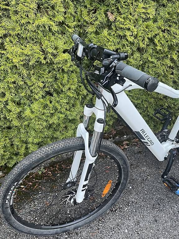 Biciclette: VTT Allegro blanc électrique  – Usato da Les Hauts-Geneveys venduto da Bagui 2