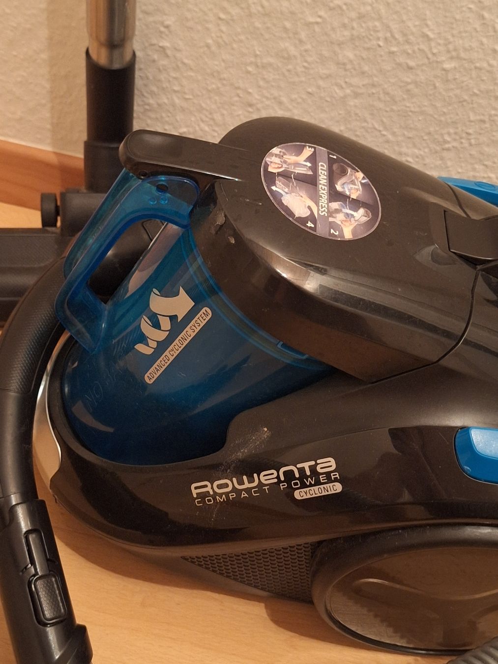 Rowenta Aspirapolveri & Accessori: Staubsauger Rowenta Compact Power Cyclonic gebraucht – Usato da Zürich venduto da ang_m5dp 2