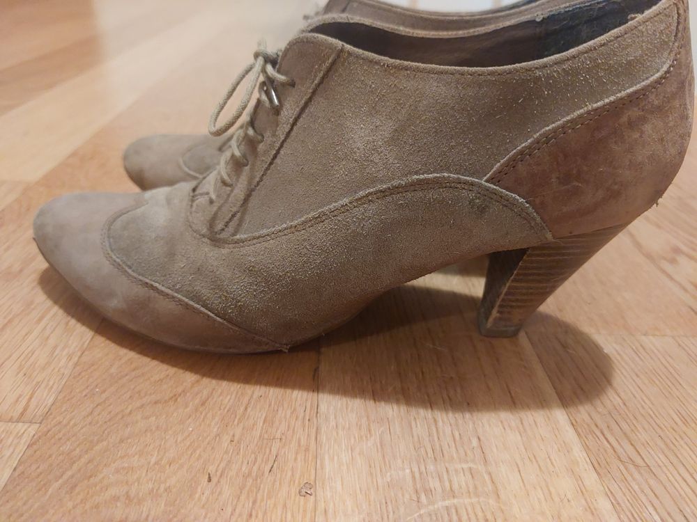 Chaussures femmes: Halbschuhe, echt Leder, 40 – D'occasion à Münchenstein par sil_h6c9 1