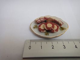 Porzellanplatte mit Fleisch (Handarbeit)  Massstab 1:12