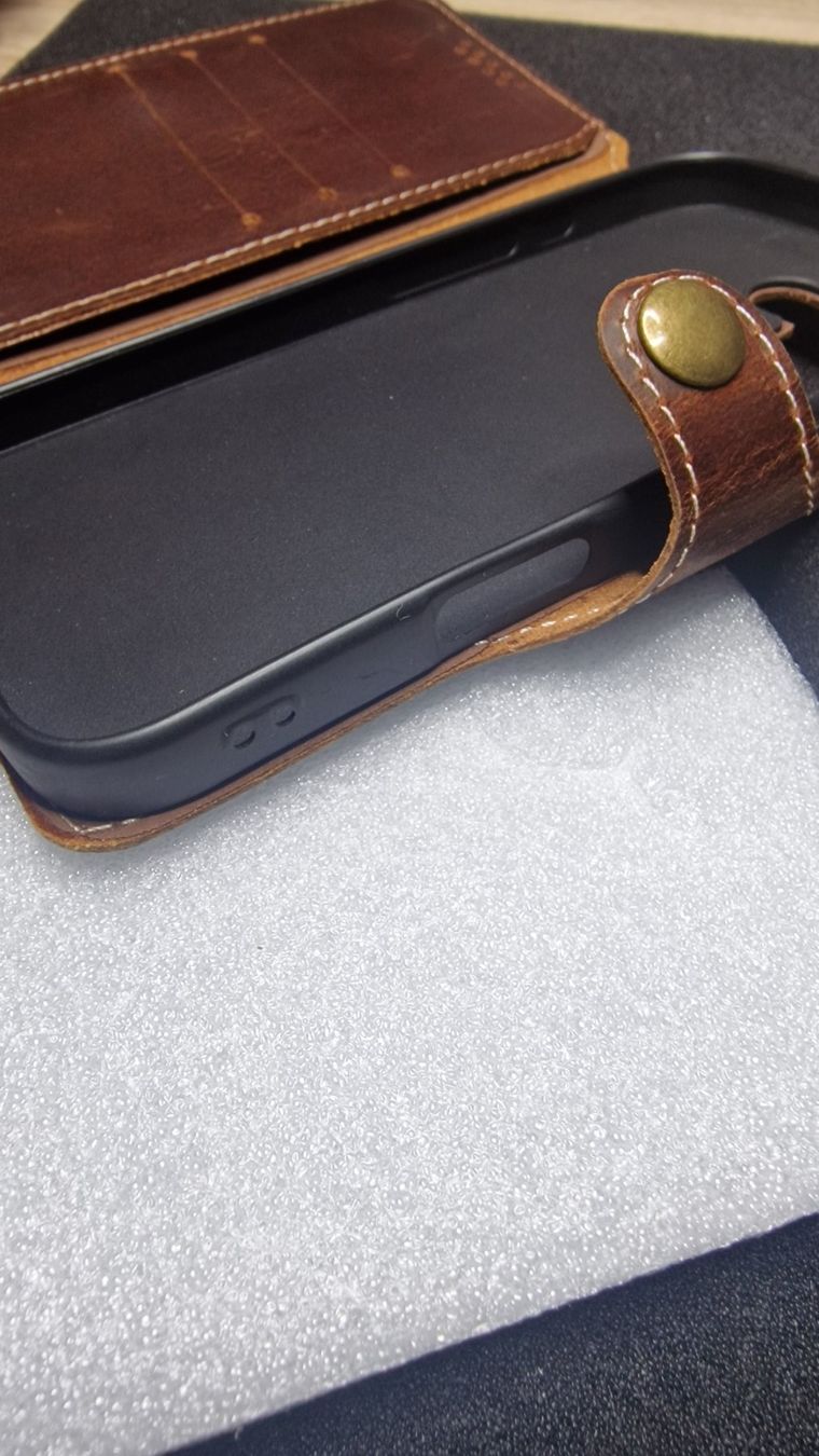 Apple Covers & Schutzfolien: iPhone 16 Leder Wallet Case Braun – Neu – Neu (gemäss Beschreibung) aus Bülach von TimeDealsNow 3