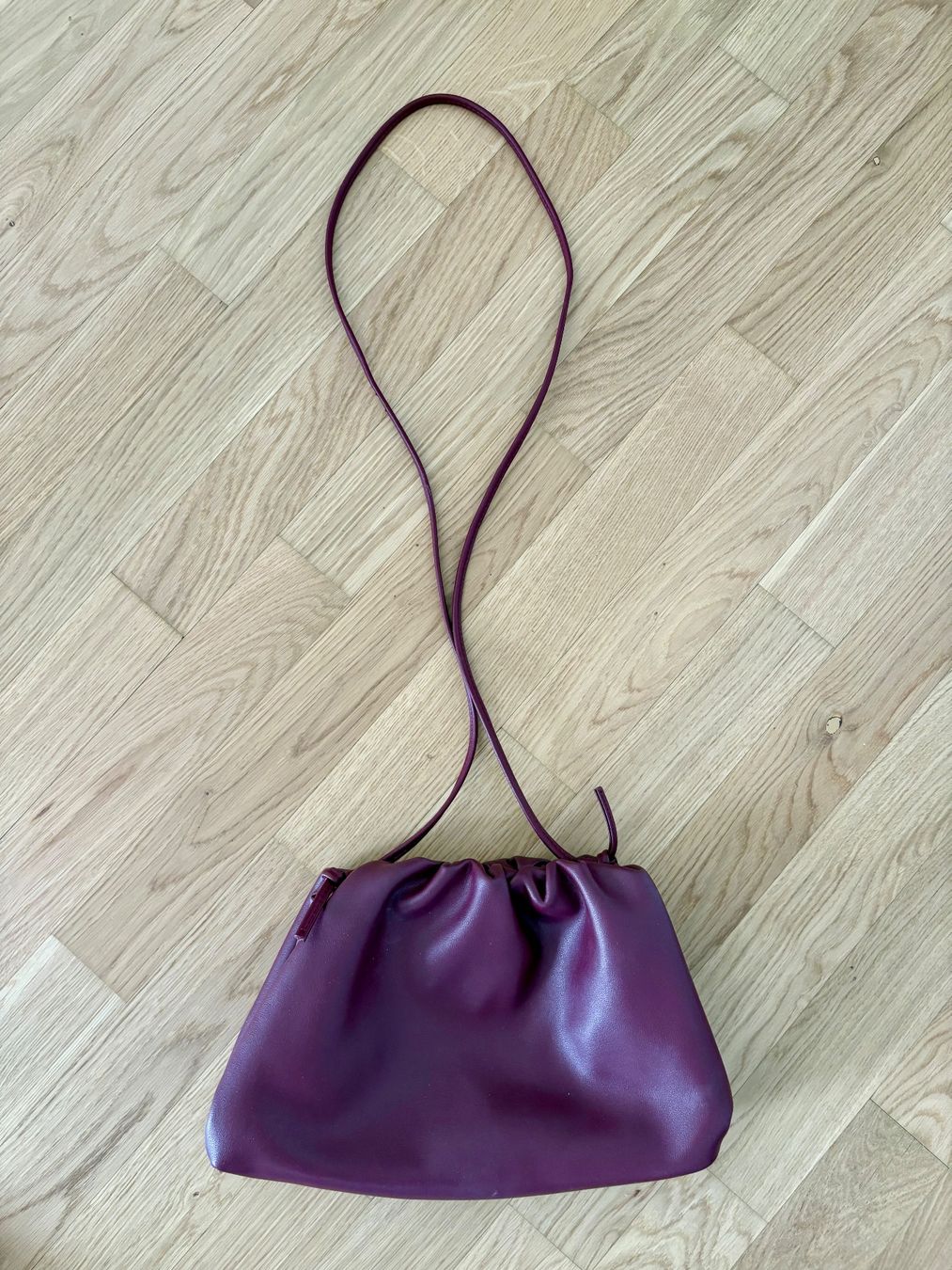 Sacs femmes: Dunkelrote Handtasche in Lederoptik – D'occasion à Dübendorf par SophieNadine1 1