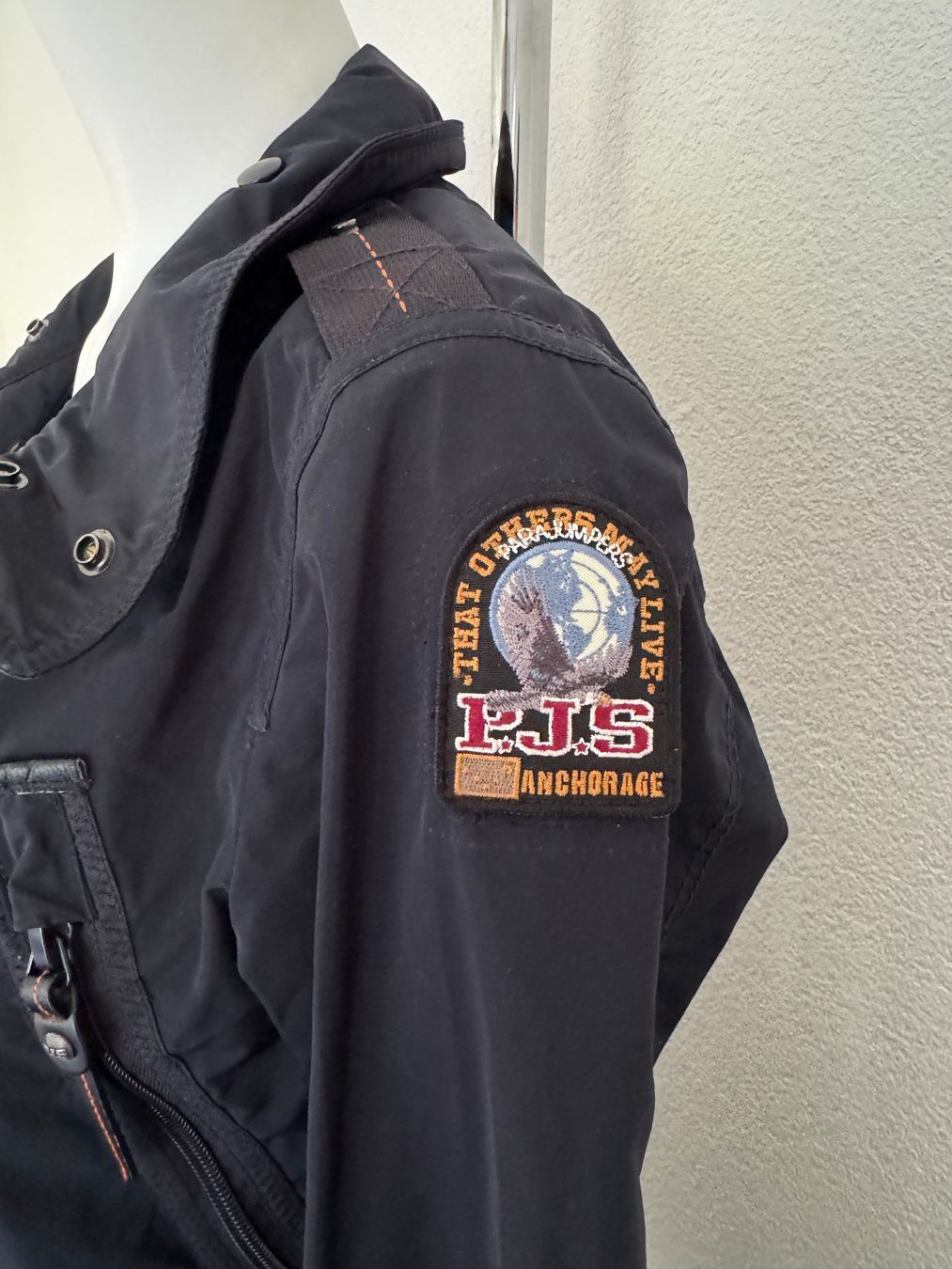 Parajumpers Giacche: PARAJUMPERS Übergangsjacke Gr S tailliert – Usato da Berg am Irchel venduto da Zweiti_Chance 3