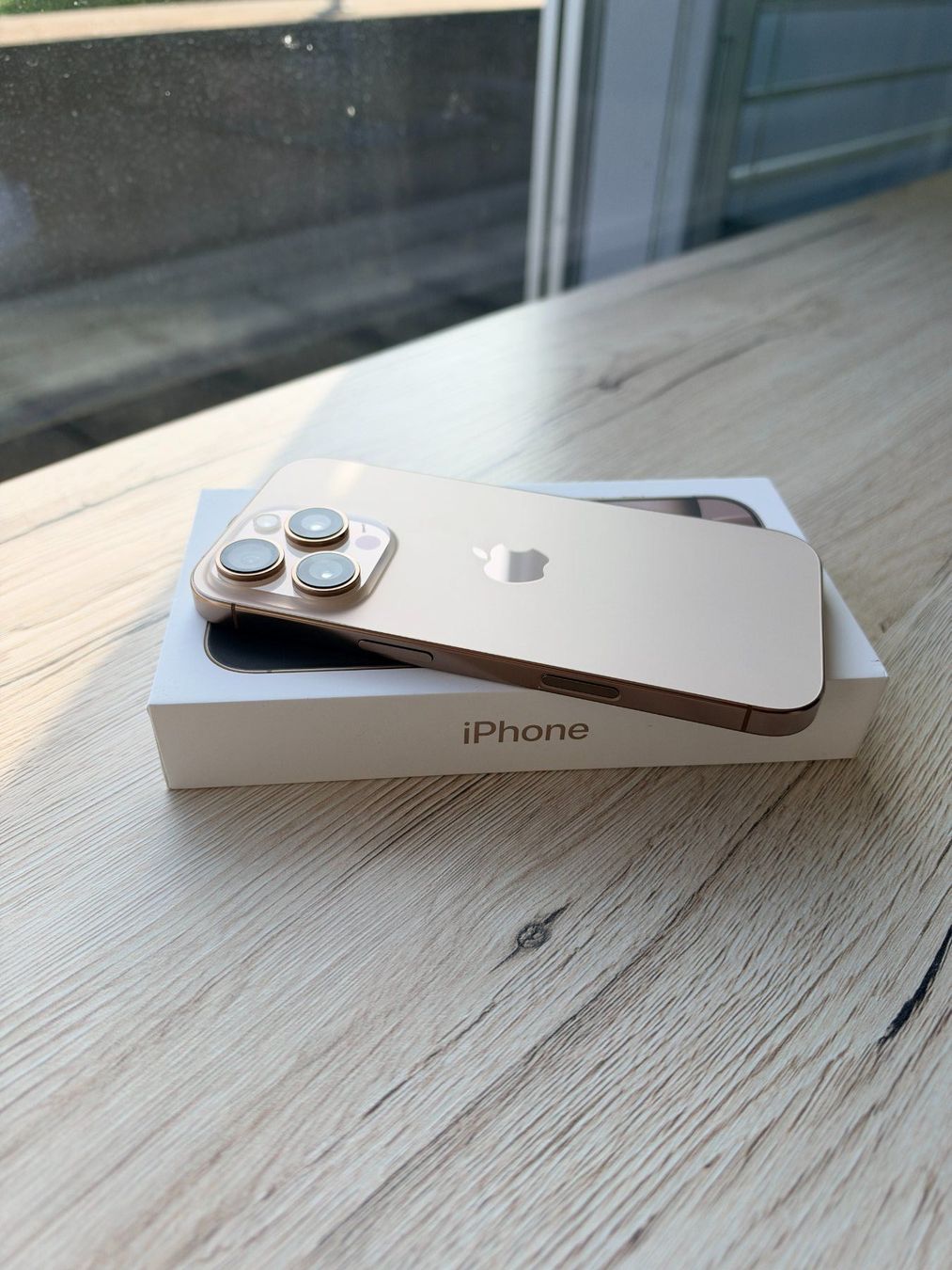 Apple Telefoni cellulari / Smartphones: iPhone 16 Pro 256GB – Usato da avenches venduto da emi_26wq 3