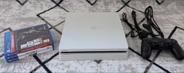 PlayStation 4 Slim / 500GB / 3 Spiele & Controller