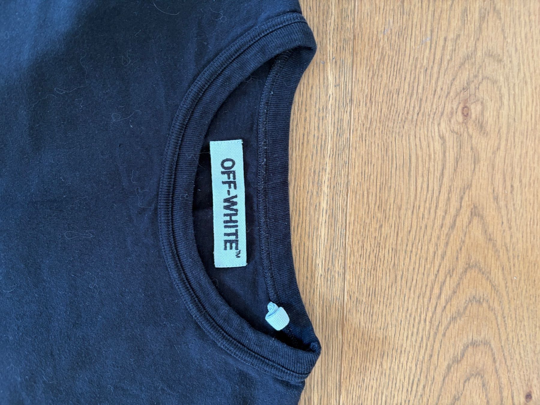 Off-White T-Shirts: Off-White Langarm T-Shirt – Gebraucht aus Thalwil von cartm 9