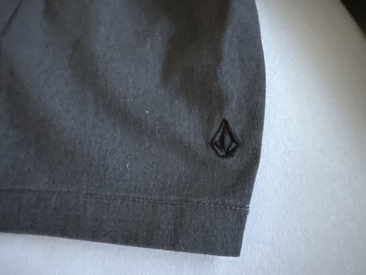 Volcom Pantaloni: Shorts Volcom bequem und elegant Grösse 36 – Usato da Henggart venduto da Qtisland 3