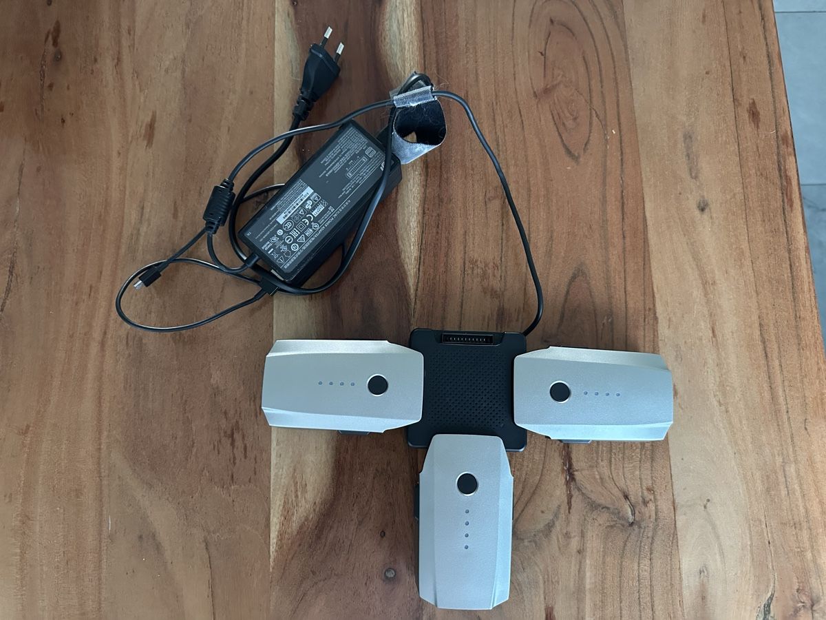 DJI Modellismo RC: DJI Mavic Pro Platinum Drone with backpack included – Usato da Altendorf venduto da ghinescu.andrei 2