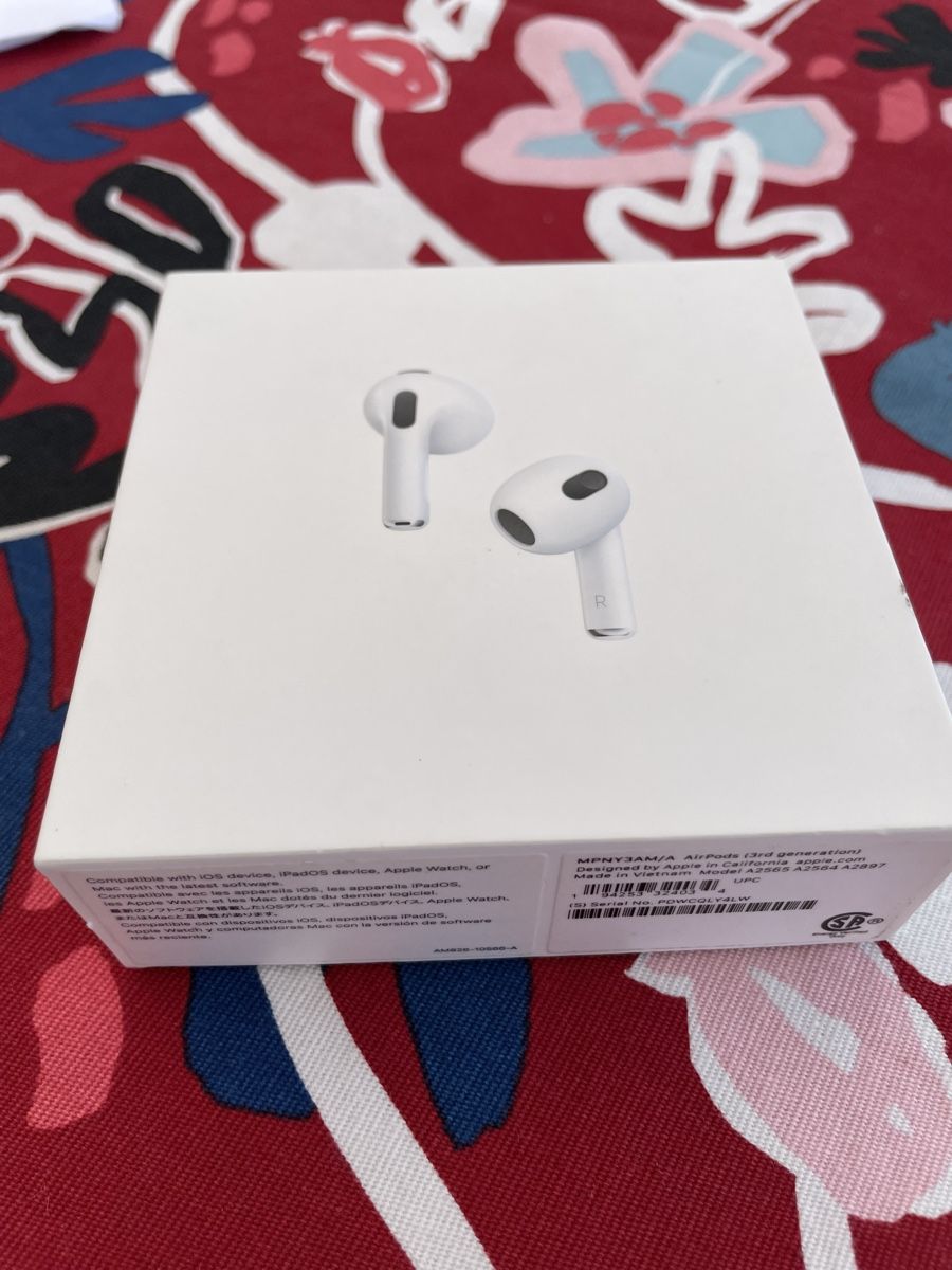 Apple Cuffie: Apple AirPods 3e génération avec étui de chargement Lightnin – Usato da Paudex venduto da Medz78 3