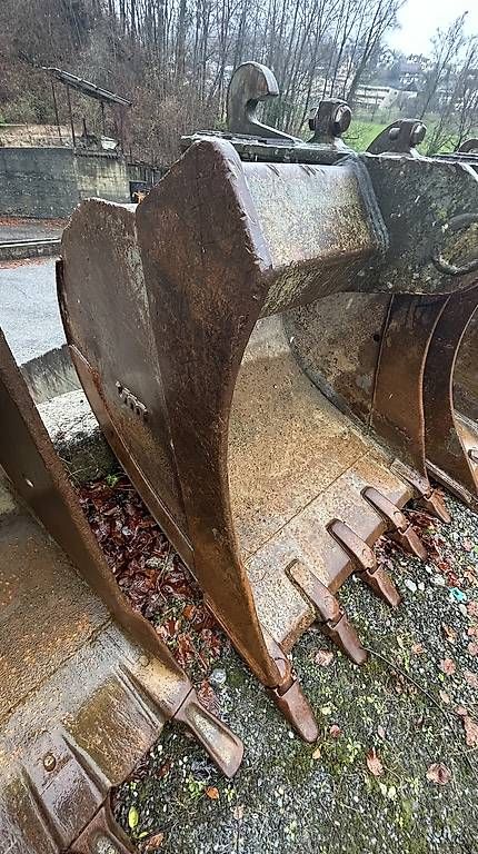 Volvo Escavatori: Volvo Bagger-Löffel S1 HSW + 2 Anbauplatten – Usato da Menziken venduto da Tairi10 1