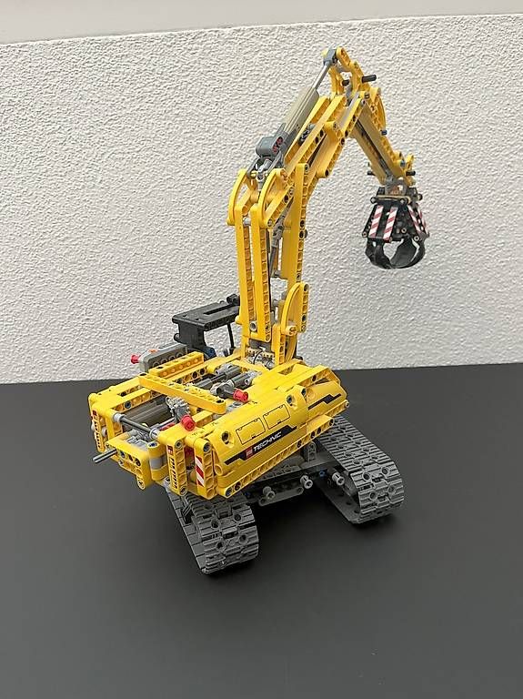 Baukästen: Legotechnik Raupenbagger 42006 – Gebraucht aus Schötz von joe_q9dn 2
