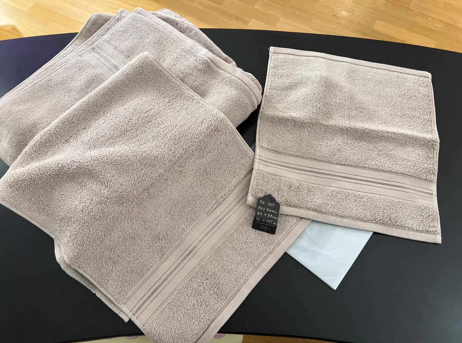 Badetücher: 2x Frottierwäsche im Set! – Neu und originalverpackt aus Zürich von  1