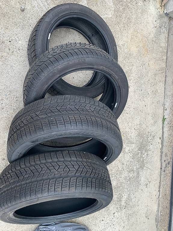 Pneumatici & Ruote complete: Winterreifen 245/45r20 – Usato da Escholzmatt venduto da schweizer007 1