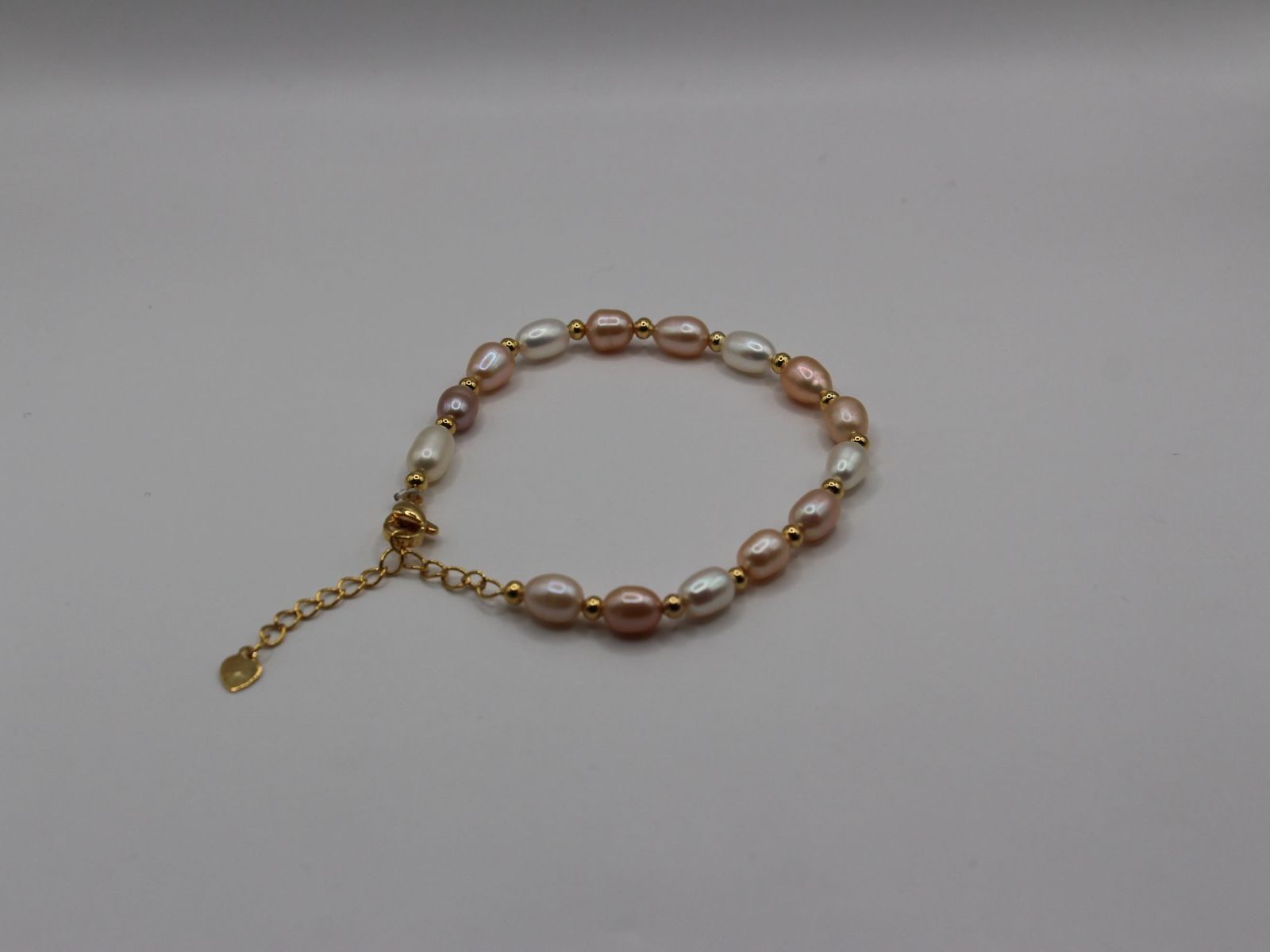 Bracciali & Braccialetti: **NEU** Armband aus echte Süsswasserperlen – Nuovo (secondo la descrizione) da Luzern venduto da jul_bn7b