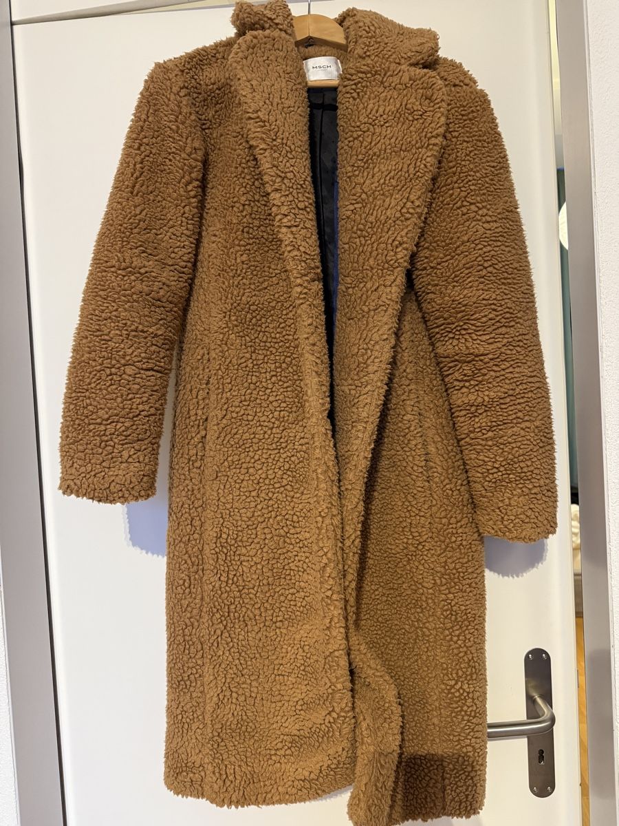 Moss Copenhagen Cappotti: Teddyfellmantel Grösse XS von MSCH – Usato da Zürich venduto da Beccca