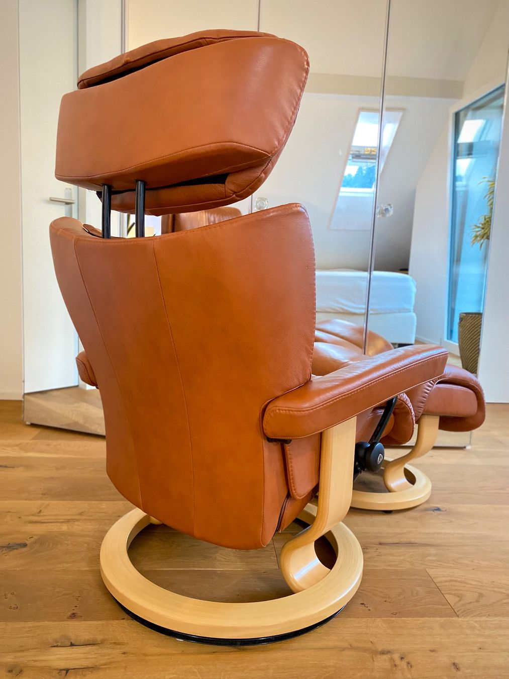 Stressless Poltrone: (NP 5000+) Stressless® Magic Relax Sessel Größe S mit Hocker – Usato da Rorbas venduto da Samayo_ 6