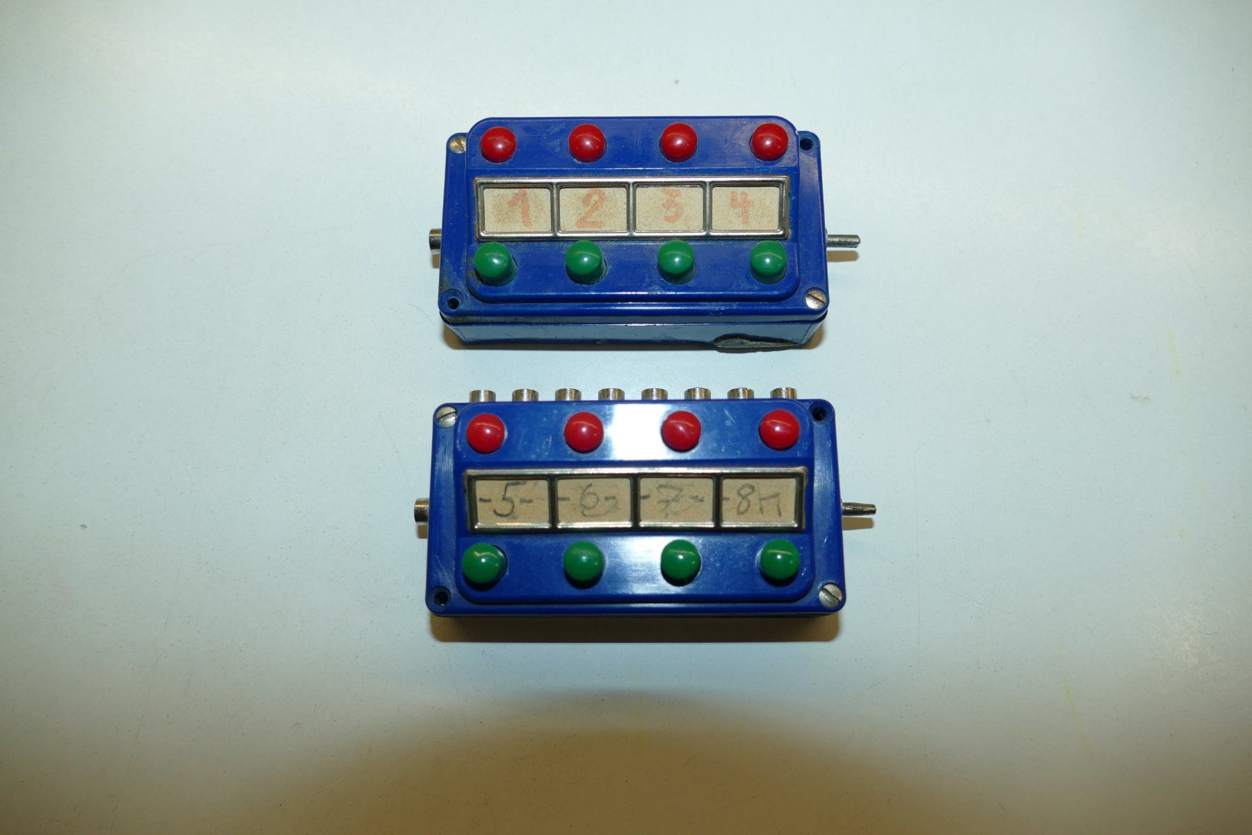 Märklin Modellini di ferrovie: Märklin H0: 2xStellpult Einheit 2 – Usato da Niederhasli venduto da rail-duerst 2