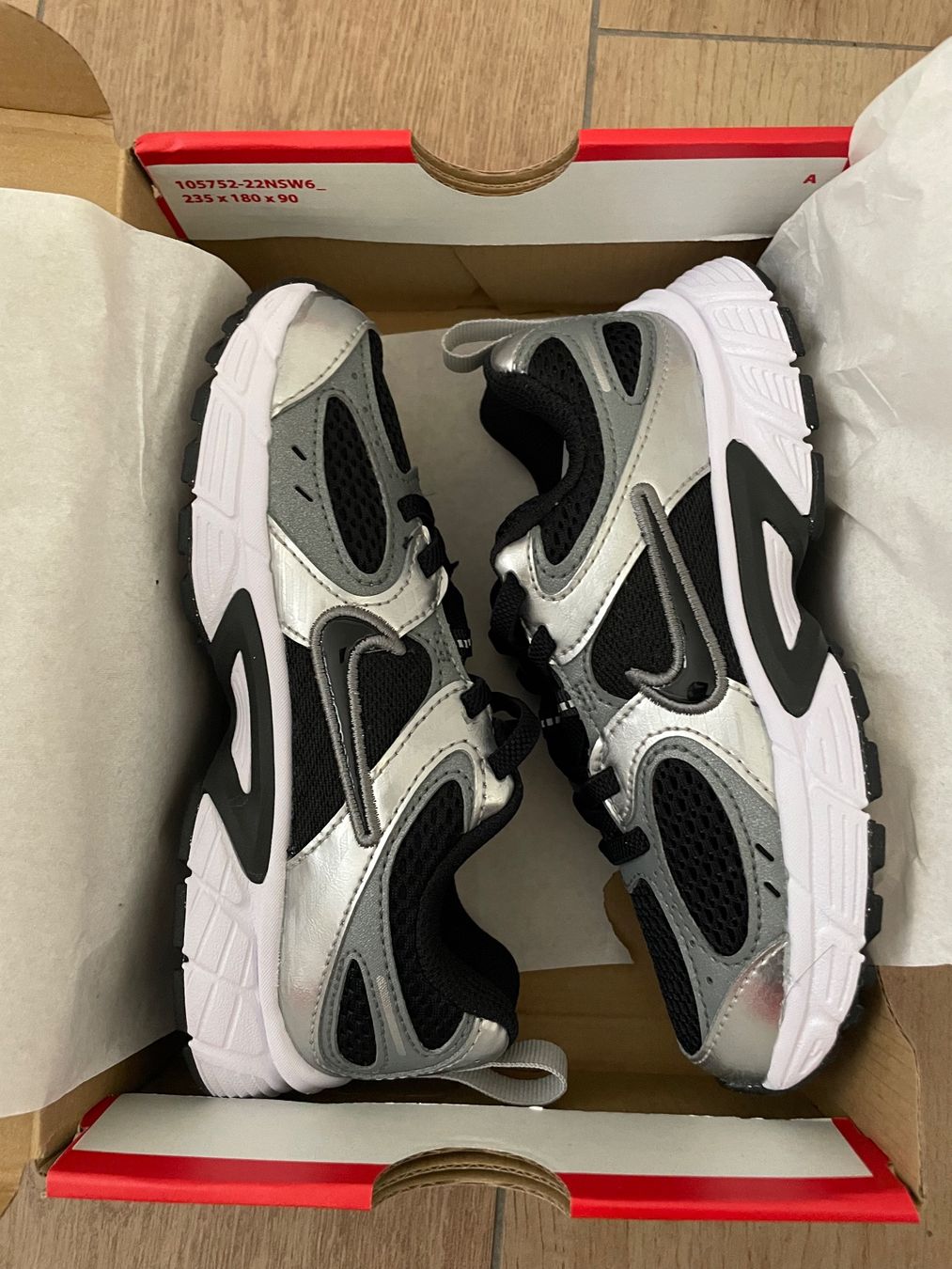 Nike Scarpe per ragazzi: Nike Turnschuhe Gr. 30 NEU – Nuovo e nell'imballaggio originale da Waltenschwil venduto da hansnine 3