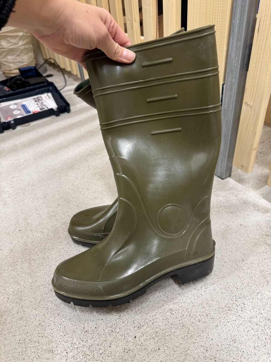 Scarpe da uomo: Gummistiefel grün NeU GR 41 – Nuovo (secondo la descrizione) da Zürich venduto da hel_6ltj 1