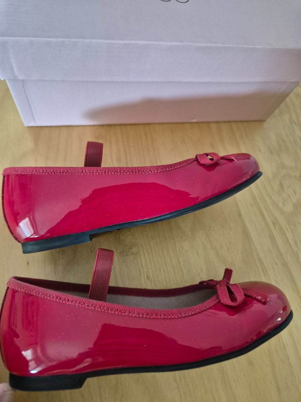 Schuhe für Mädchen: Rote Lack Ballerinas Grösse 26 NEU – Neu und originalverpackt aus Winterthur von Fizi 2