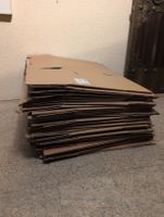 Stapel Umzugskartons , Zügel Kartons, mehr als 30 Stk., gebr
