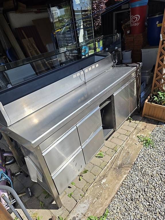 Allestimento di negozi e stand fieristici: Table Inox et Saladette Réfrigérée – Usato da Matran venduto da kam_7k5k 1