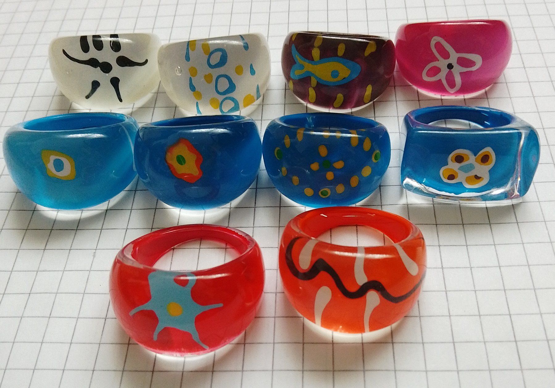 Ringe: Ring Set 10 Stück Vintage Lucite Art, Acryl oder so. Schmuck – Gebraucht aus Wohlen AG von salamanderspielwaren 1