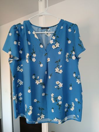Hilary Radley Floral Blouse, Size S, Perfect for Spring!