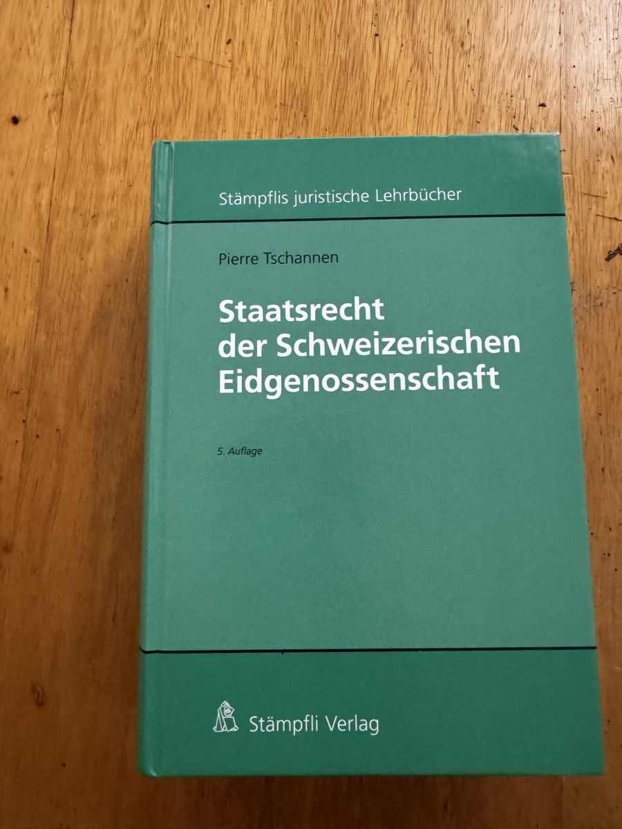 Bücher: Staatsrecht der Schweizerischen Eidgenossenschaft 5. Auflage – Gebraucht aus Bern von cloudy.