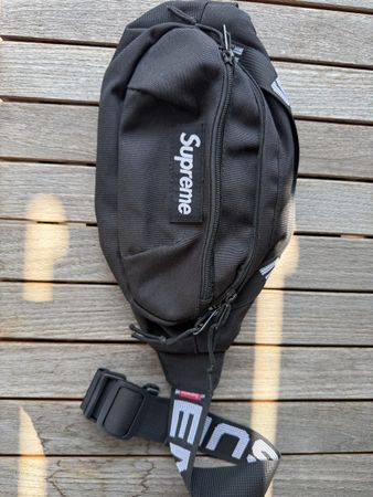 Supreme Bauchtasche