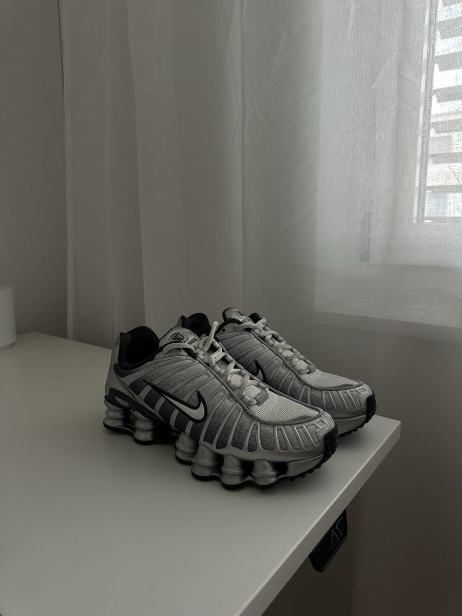 Nike Chaussures femmes: Nike Shox  – Neuf (Voir description) à Heimberg par milenasarah