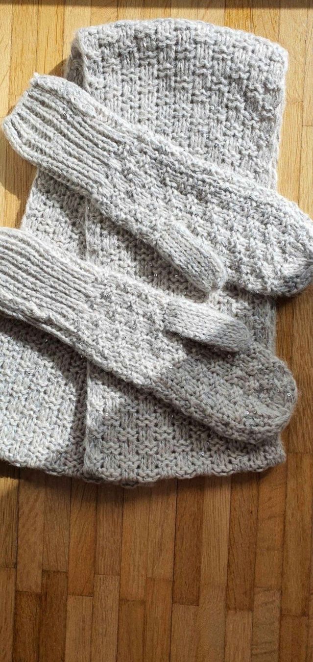 Foulard & Sciarpe: Set Schal und Handschuhe – Nuovo (secondo la descrizione) da Basel venduto da Kristal4
